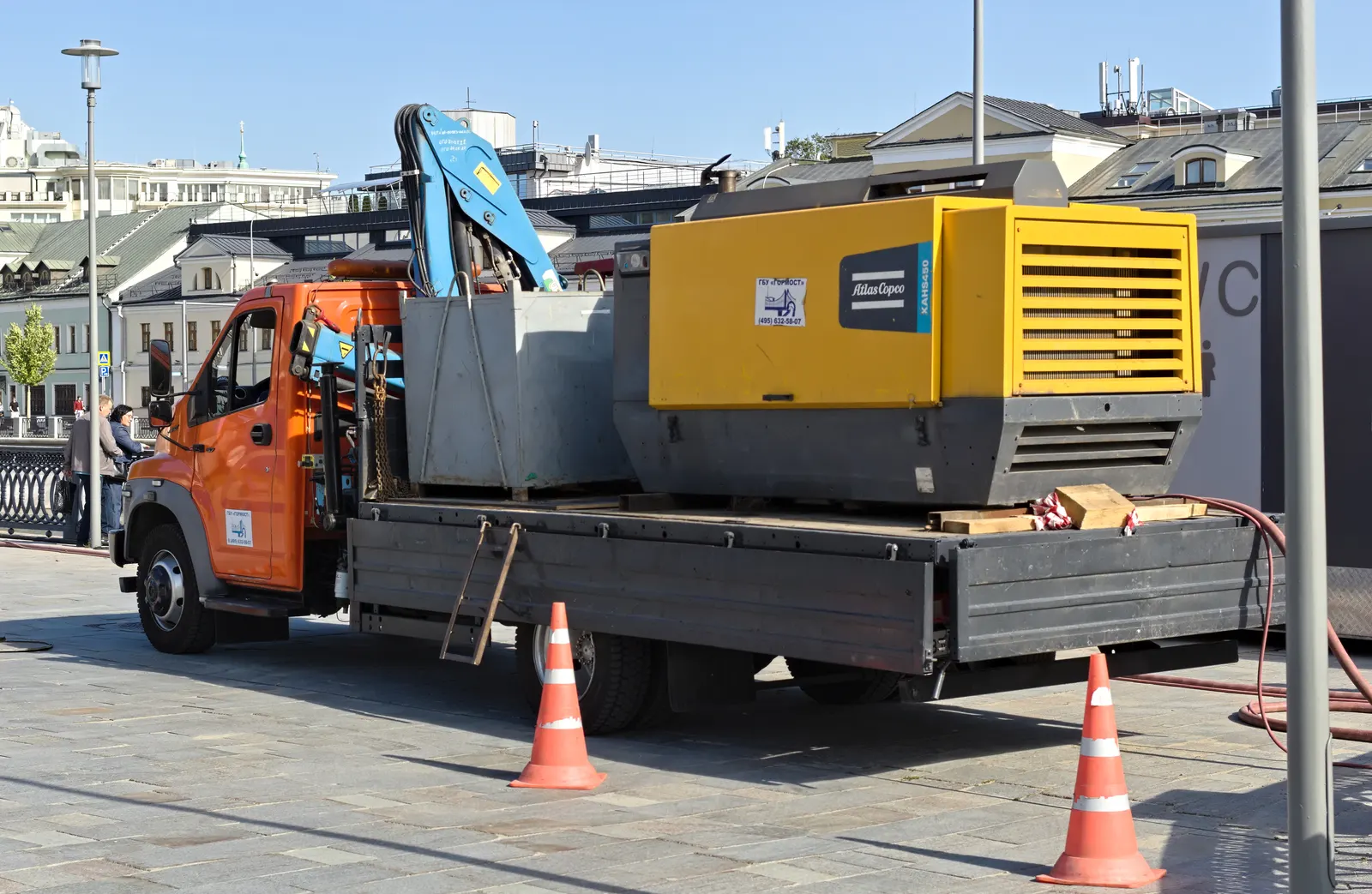Compresseur de chantier utilisé pour un décapage par projection