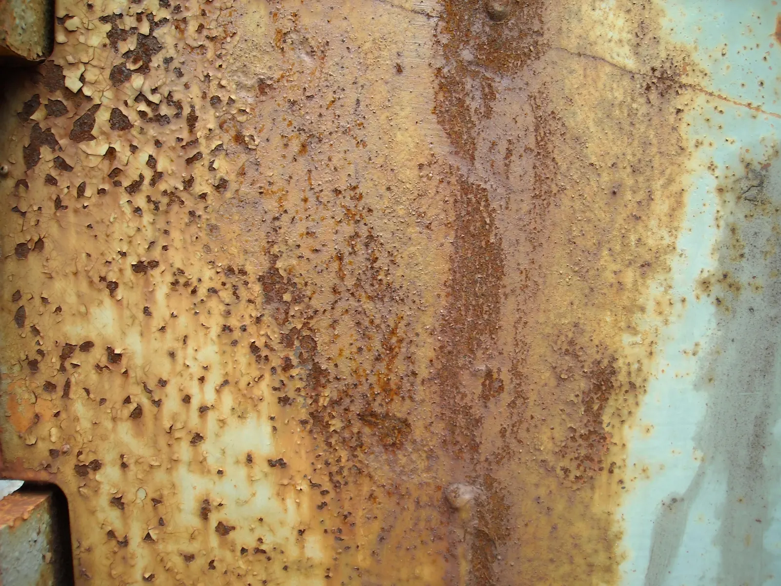Décapage du métal et microbillage